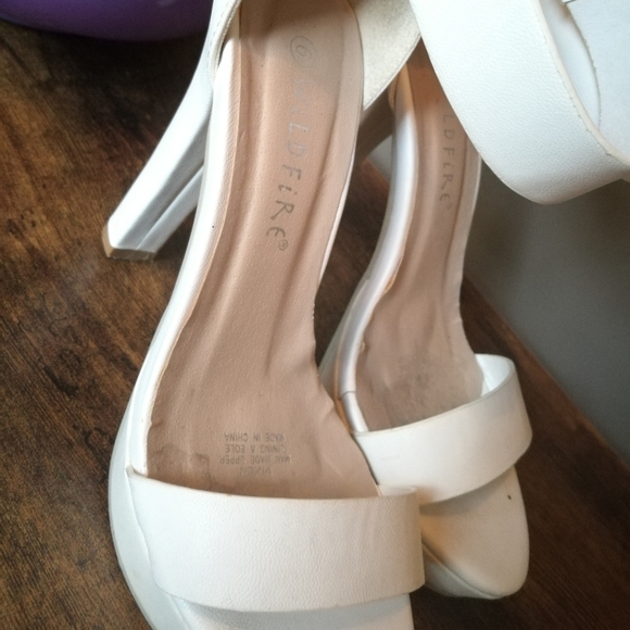 6.5 WILDFIRE Platform Heels - Picture 7 of 11